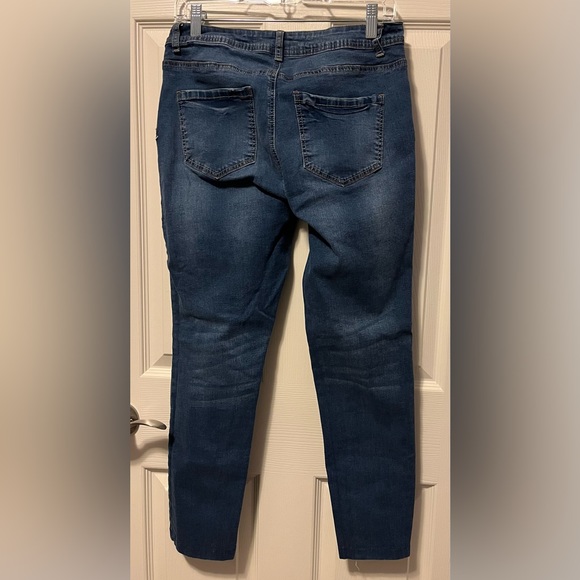 🔥HOST PICK Embroidered Jeans Women Pink Flowers Absolutely Famous 10 Cute Denim - Picture 3 of 5